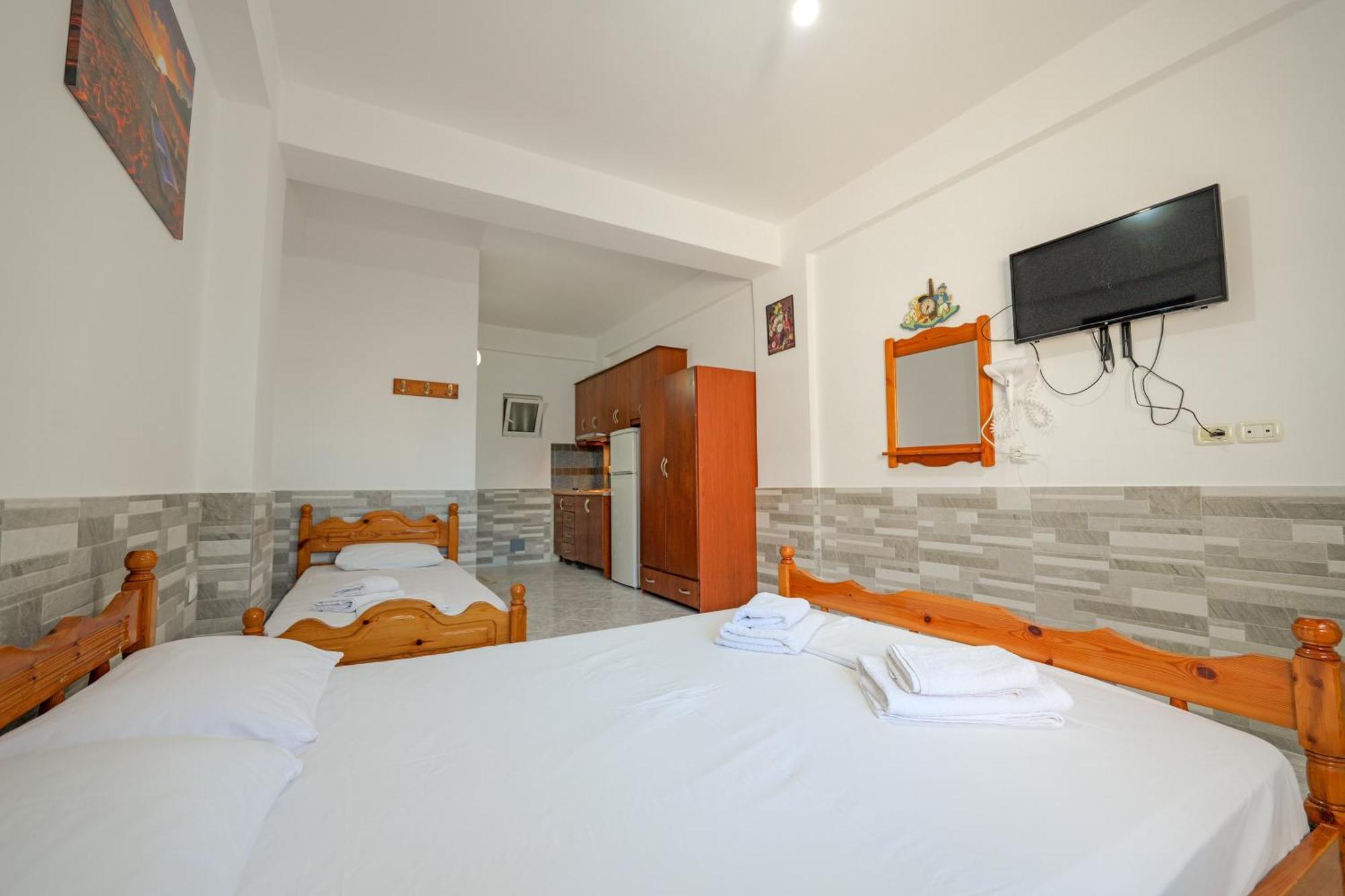Seaview Apartaments Ksamil Esterno foto