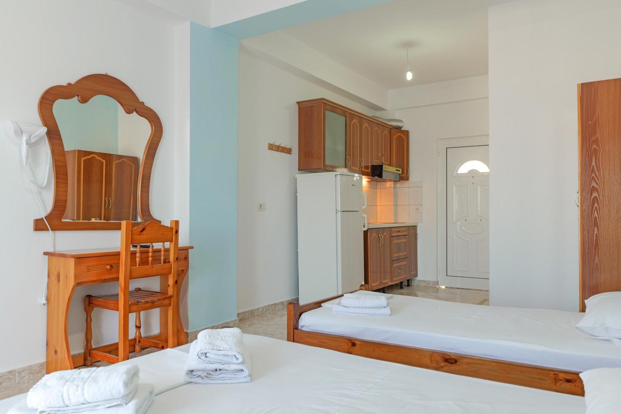 Seaview Apartaments Ksamil Esterno foto