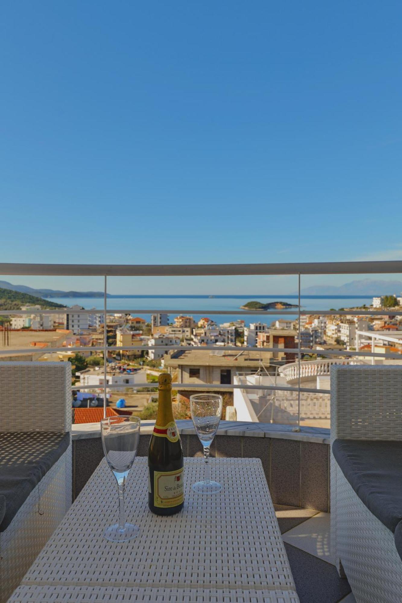 Seaview Apartaments Ksamil Esterno foto
